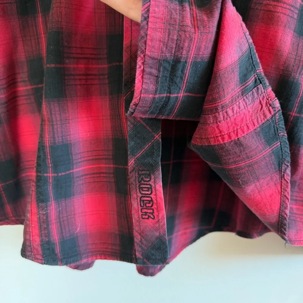 Rock & Roll Cowboy Men XL Red Plaid‎ Long Sleeved Button Down Shirt Embroidered